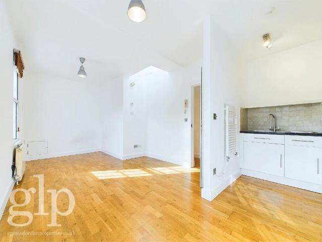 Apartment for rent in Soho, Greater London