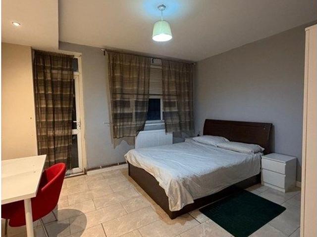 Room for rent in St. George in the East, Greater London