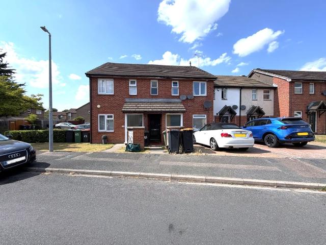 Apartment for rent in Woodside Estate, Houghton Regis