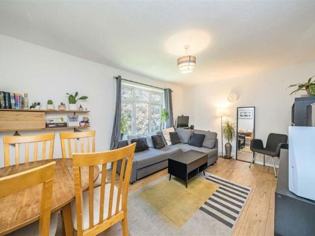 Apartment for rent in Camberwell, Greater London