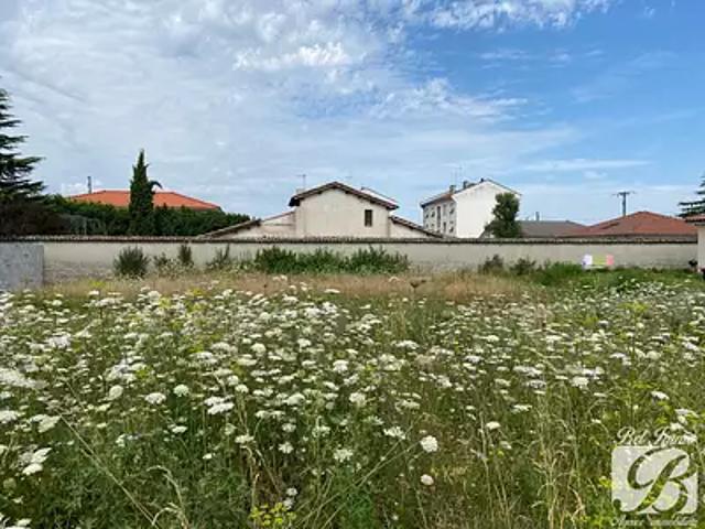 Terrain vente à Loyettes, Ain