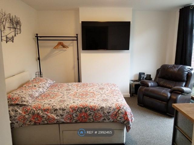 Room for rent in Rednal, West Midlands