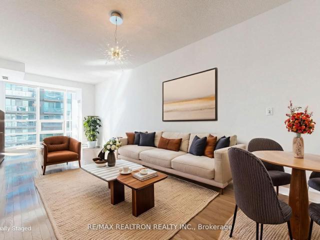 Condo for sale in Toronto, Golden Horseshoe