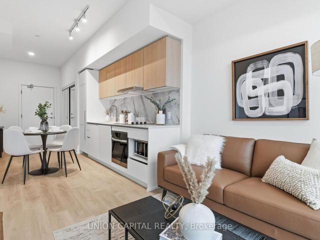 Condo for sale in York Centre, Toronto