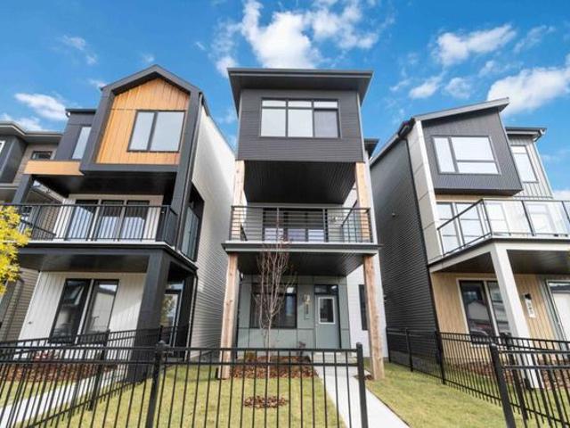 Townhouse for sale in Seri Kembangan, Majlis Bandaraya Subang Jaya