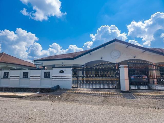 Residential House for sale in Malaka