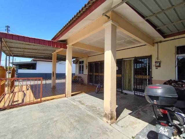 Terraced House for sale in Malaka