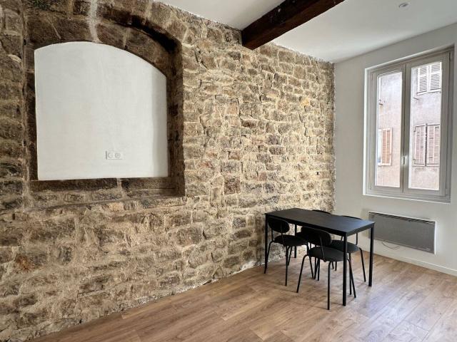Studio location à Lotissement La Magnanerie, Le Luc