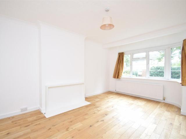 Apartment for rent in Lane, Greater London