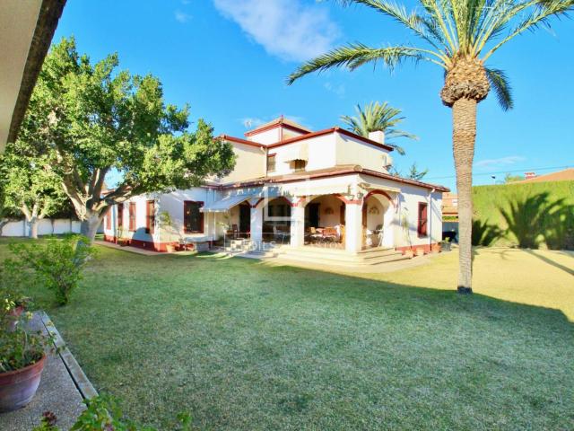 Casa en venta en La Font, l'Alacantí