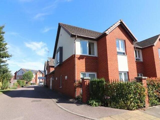 House for sale in Luton