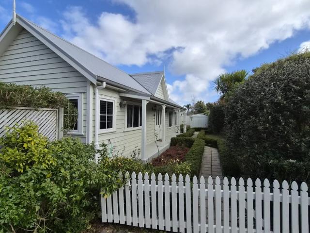 House for rent in Paremoremo, Oroua County