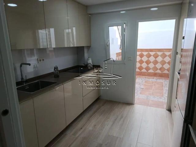 Apartamento en alquiler en Zona 2 (Centro y San Francisco), Lucena
