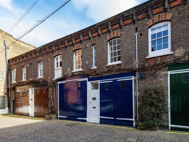 Apartment for rent in Kensington, Greater London