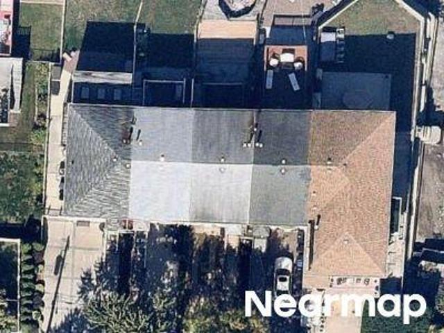 House for sale in The Bronx, Arverne