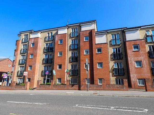 Apartment for rent in Holywell Estate, North Watford
