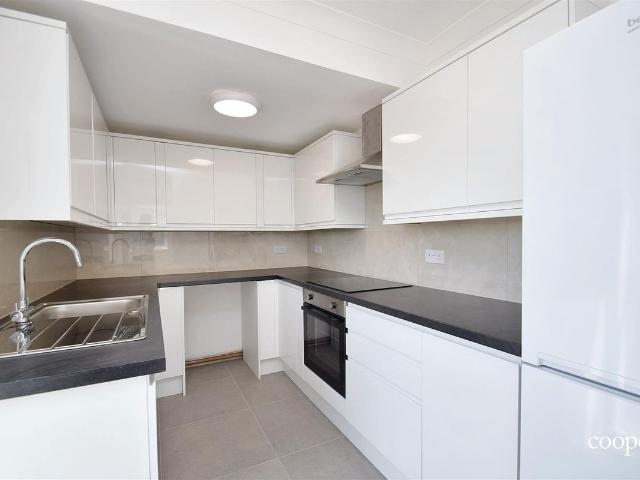 Apartment for rent in Holywell Estate, North Watford