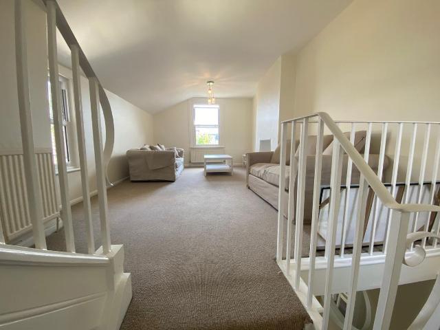Apartment for rent in Furzedown, Greater London