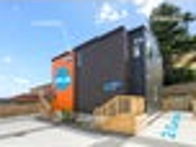 Townhouse for sale in Mount Roskill