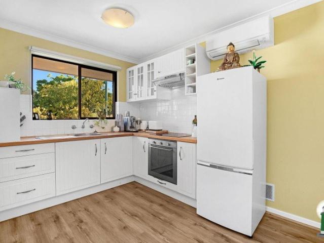 Villa for sale in Palmyra, Fremantle