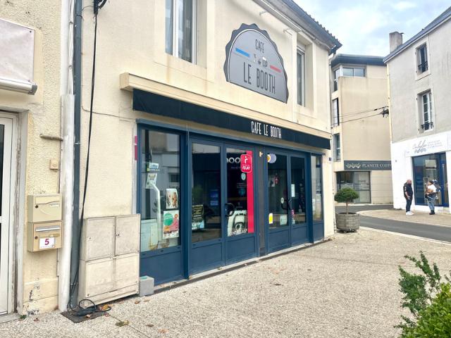 Local Commercial vente à Fontenay-le-Comte, Luçon