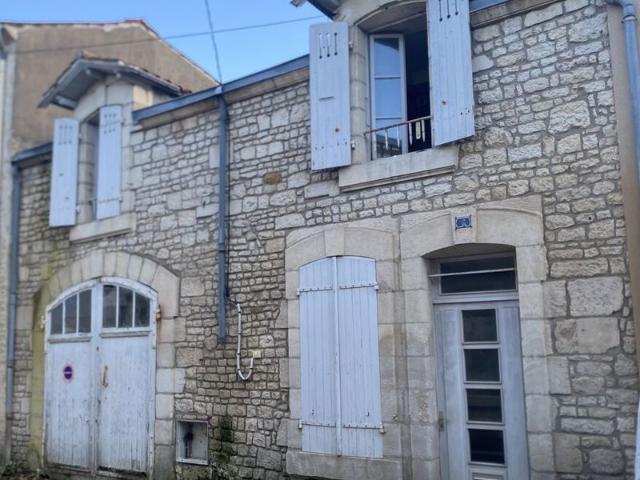 Appartement vente à Fontenay-le-Comte, Les Magnils-reigniers