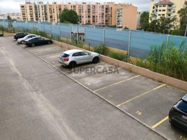 Garagem venda em Lisboa