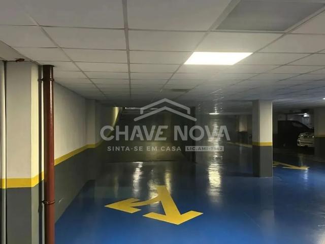 Garagem alugar em Avenidas Novas, Lisboa