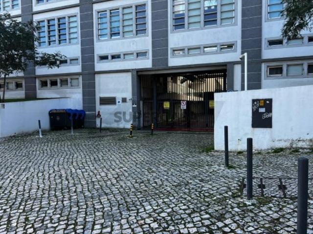 Garagem venda em Olivais, Lisboa