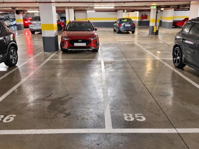 Garagem venda em Campolide, Lisboa