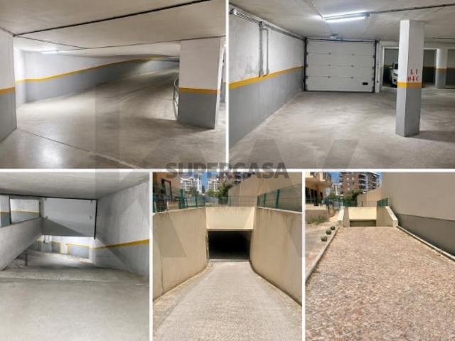Garagem venda em Armação De Pêra, Faro
