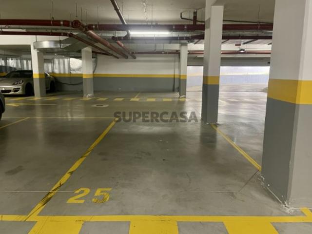 Garagem venda em Vilamoura, Loulé