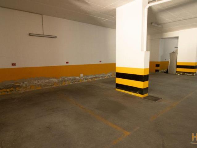 Garagem alugar em Lagos, Faro