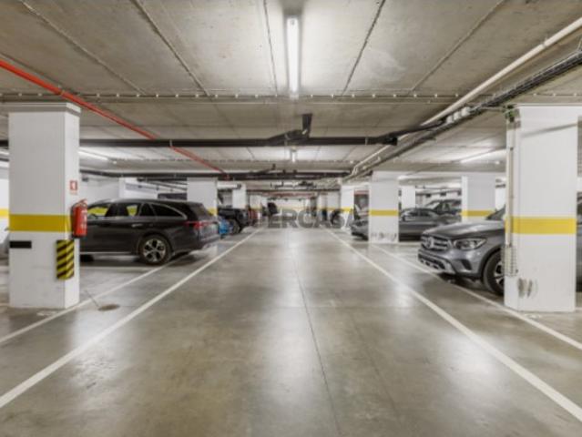 Garagem venda em Lisboa