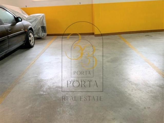 Garagem alugar em São Vicente de Fora, Lisboa