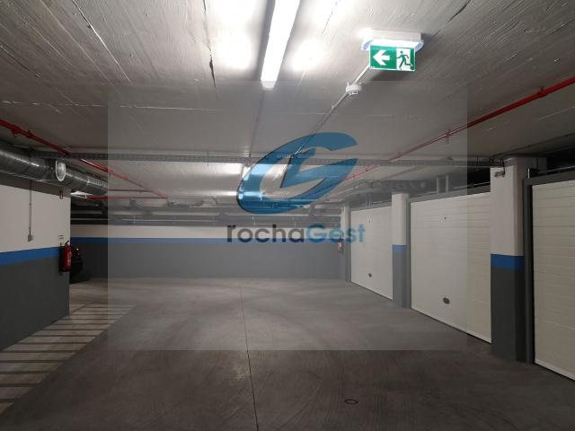 Garagem alugar em Porto, Aldoar