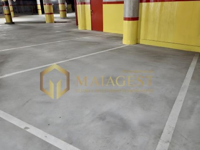 Garagem venda em Mouteira, Porto