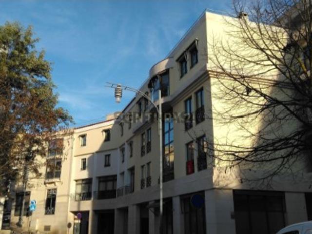 Garagem venda em Bairro de Campolide, Lisboa