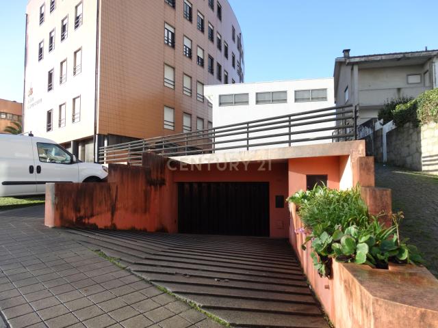 Garagem venda em Porto, Lordelo Do Ouro