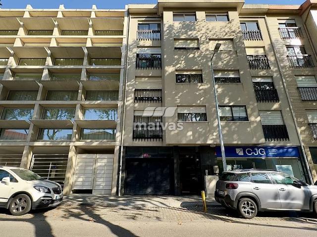 Garagem alugar em Porto