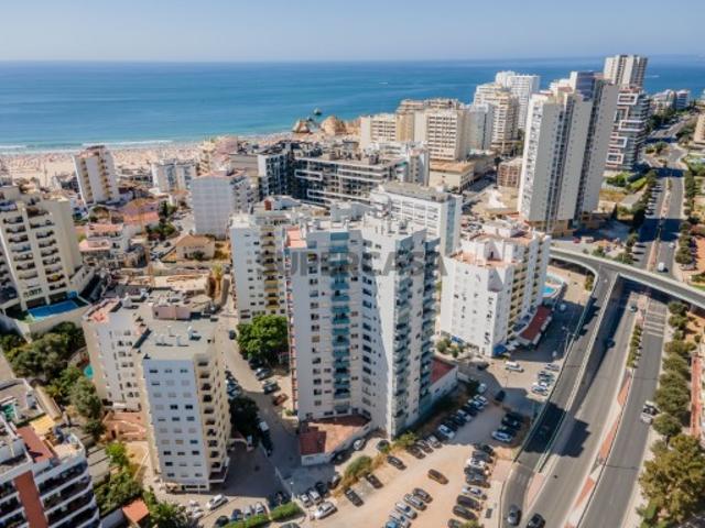 Garagem venda em Três Castelos, Portimão