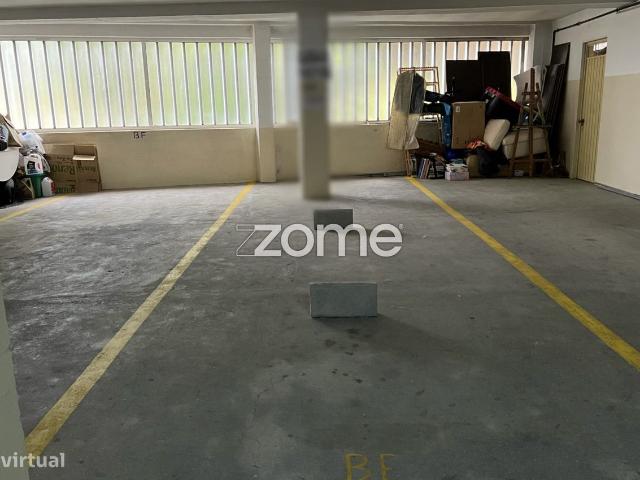 Garagem alugar em Porto, Santa Marinha