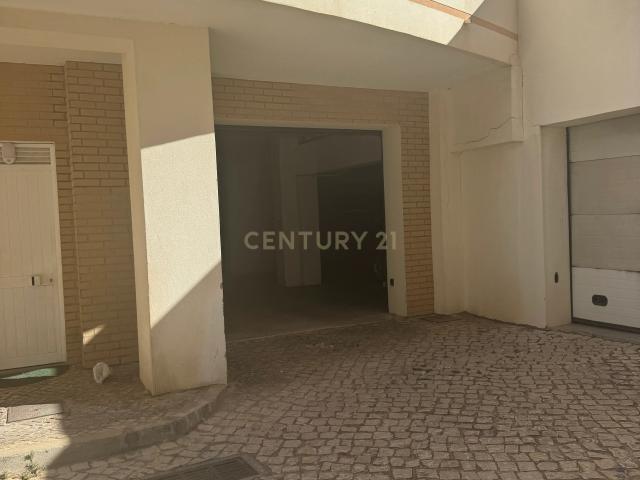 Garagem venda em Armação De Pêra, Faro