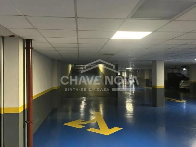 Garagem venda em Avenidas Novas, Lisboa