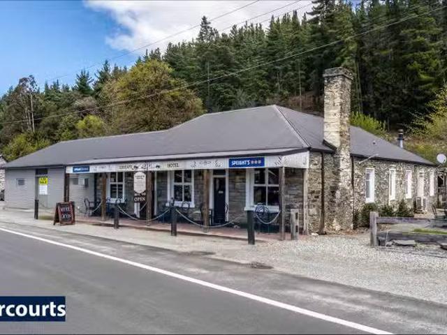 House for sale in Otakou