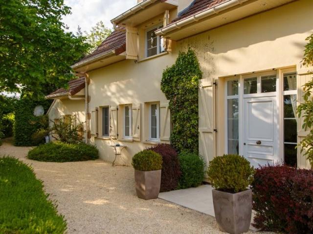 Château vente à Lugny-lès-Charolles, Saône-et-Loire