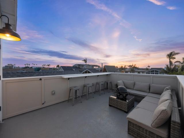 Apartment for rent in Corona Del Mar, California