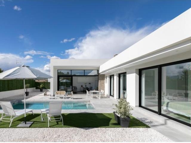Casa en venta en Urbanización Coto Riñales, Noroeste