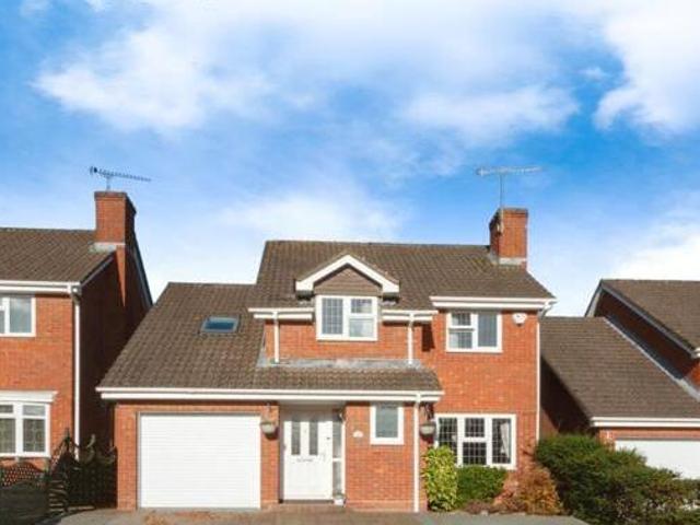 House for sale in Aldershot, Hampshire
