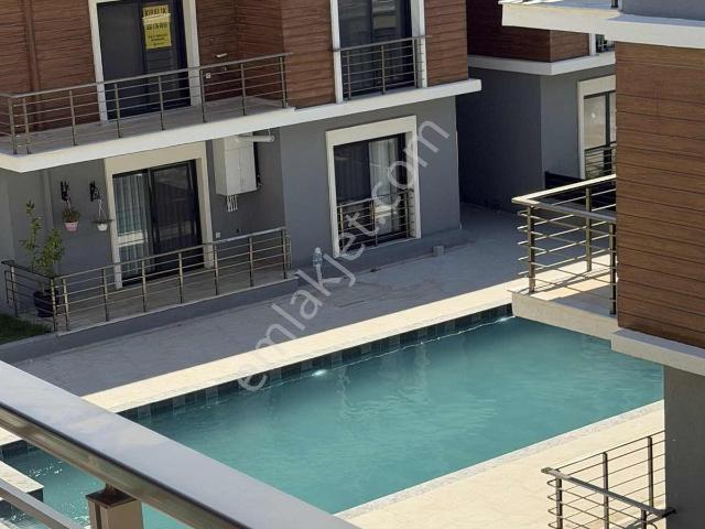 Foça, İzmir içerisinde kiralık mülk